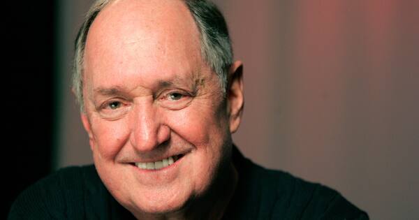 Neil Sedaka, singer-songwriter behind dozens of hits, dies at age 86