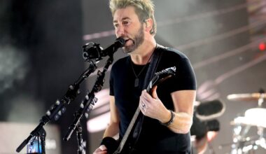 Chad Kroeger Sings Nickelback’s 'Rockstar' for Demanding Fan