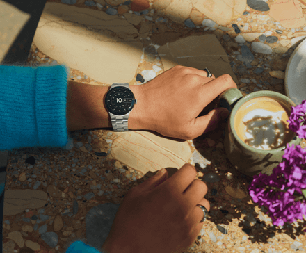 Google Pixel Watch 4 with Obsidian Metal Links band