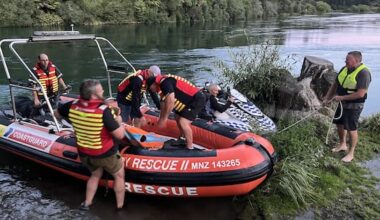 Seven people rescued from Waikato River