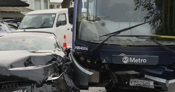 Four injured, two seriously, after bus and cars crash in Auckland