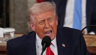 Heavy patriotism, dark on Democrats