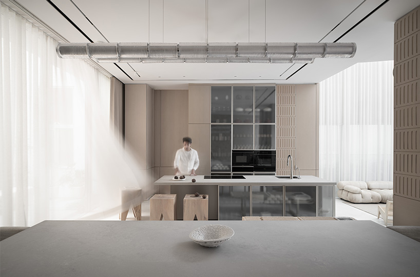 an interplay of restrained volumes and voids composes residence_bb 214 in india