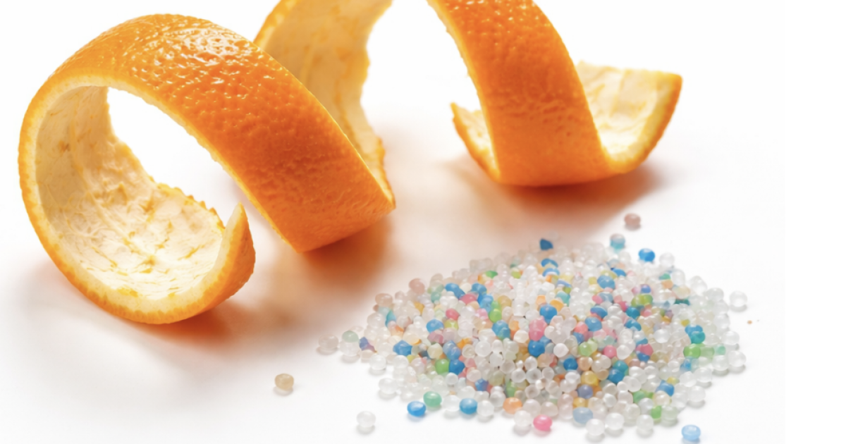 Scientists Teach Algae How to Mop Up Microplastics