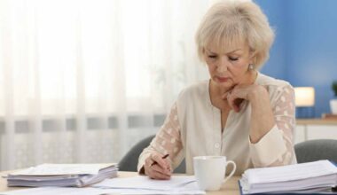 Experts point to a clear savings target for age 50