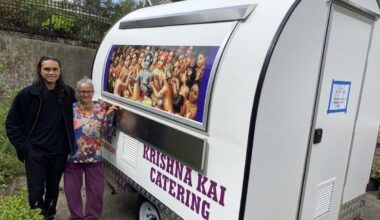 Food truck aims to serve community