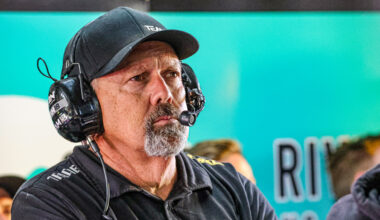 Richard Hollway to engineer Craig Lowndes #15 Camaro in Holden Racing Team reunion