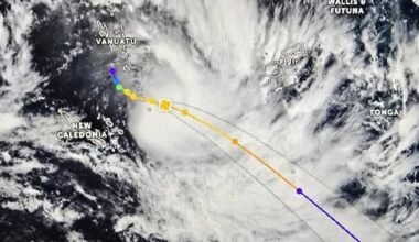 Red alert issued for Vanuatu province as Cyclone Urmil passes nearby