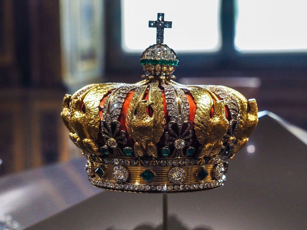 \u200bCrown of the head of the Empress Eugenie presented in the Apollo s gallery
