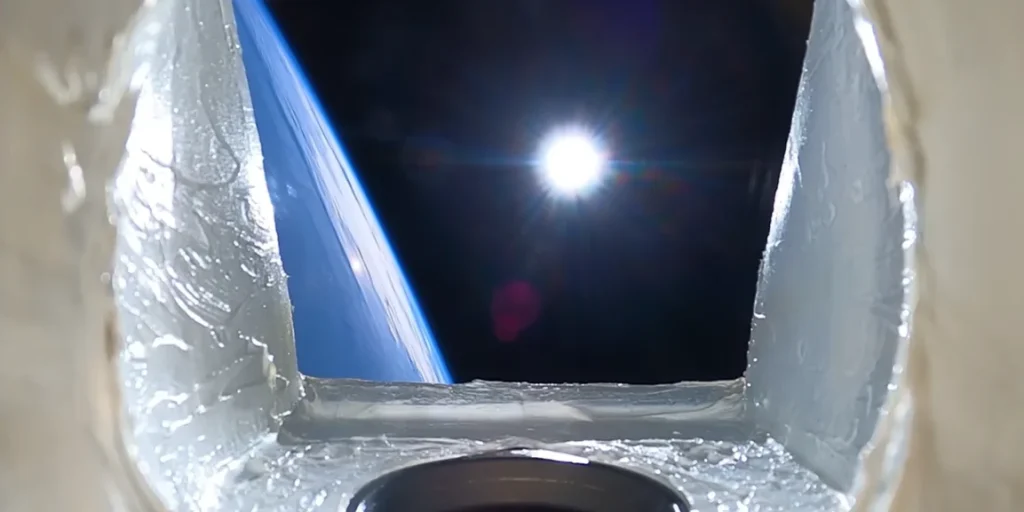 Jaw-dropping raw footage shows spacecraft ripping through the atmosphere as it reenters Earth at Mach 25 