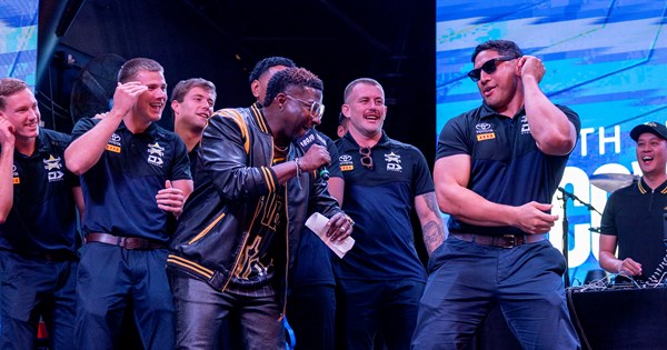 Fabulous Fremont Street: Atmosphere hits fever pitch in Vegas - NRL.com