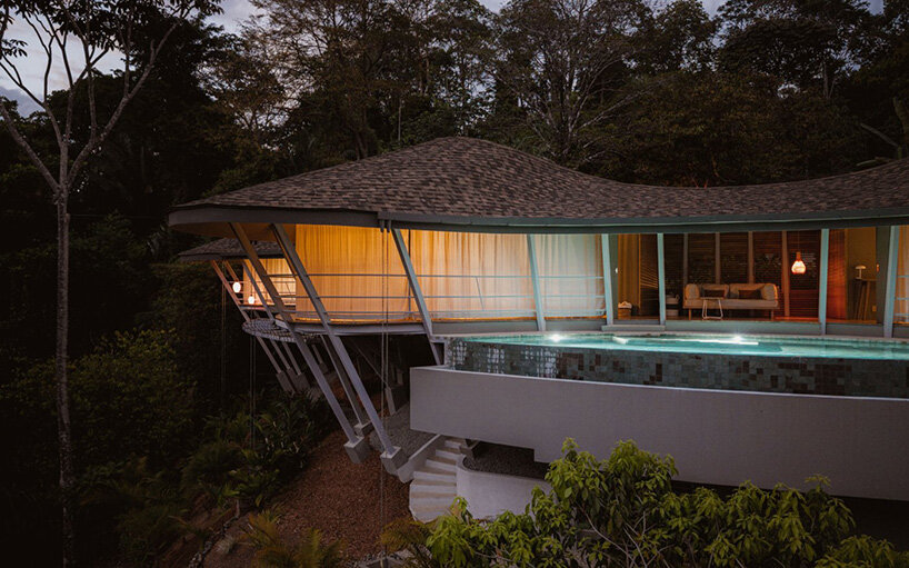 wavy roofscape crowns open-air residence by studio saxe along costa rica's pacific coast