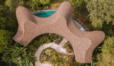 wavy roofscape crowns open-air house by studio saxe in costa rica