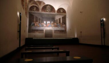 Tourists stopped from seeing The Last Supper, while Olympic VIPs including Vance visit