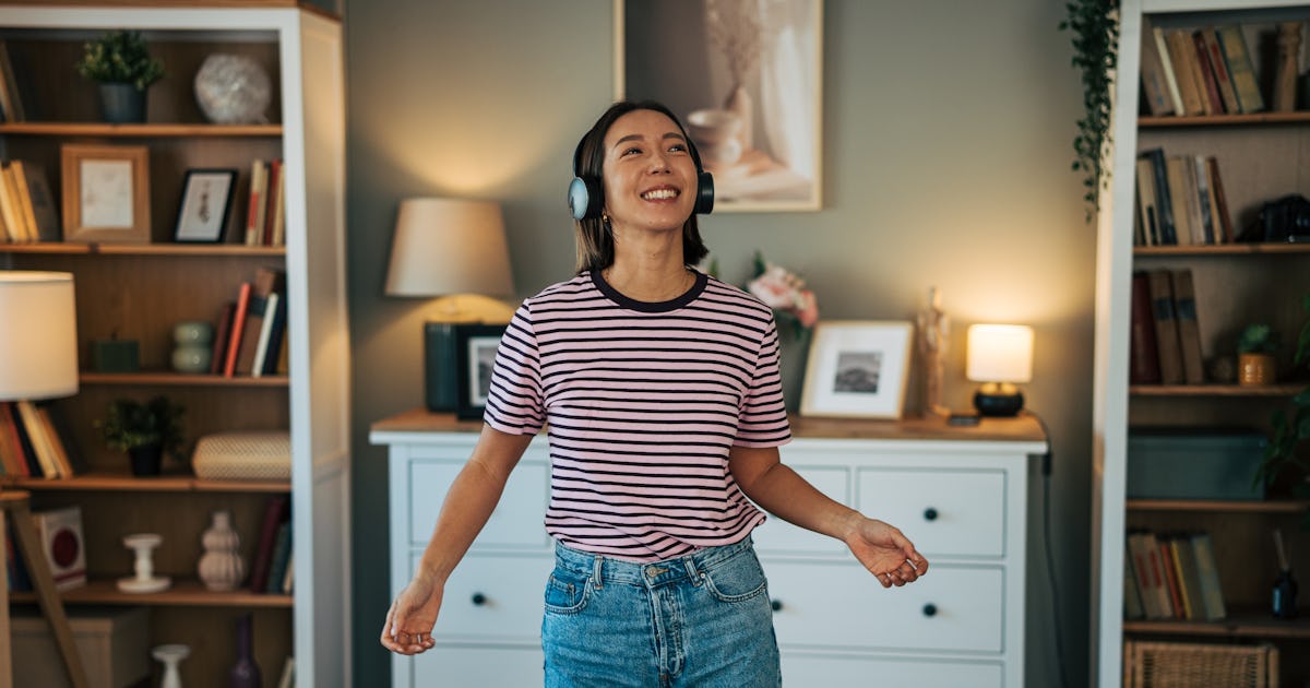 What Is Somatic Shaking? How To Do It, Why It Works & More