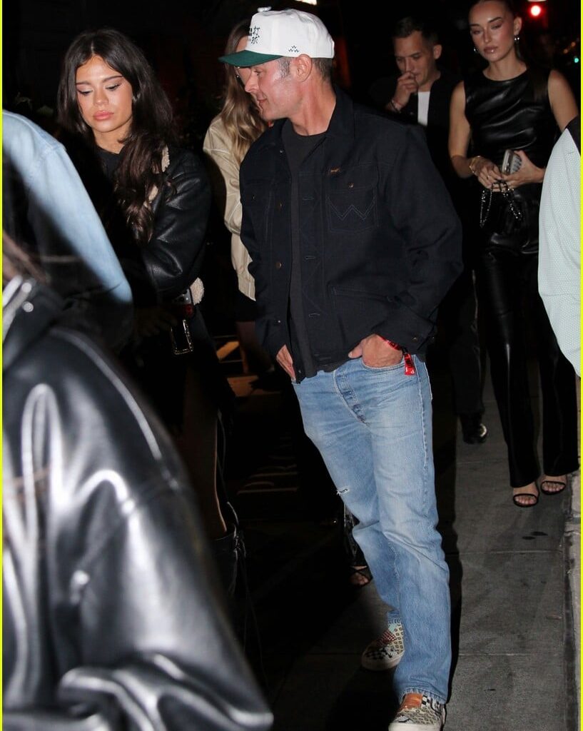 zac efron angelina green super bowl weekend 025278088