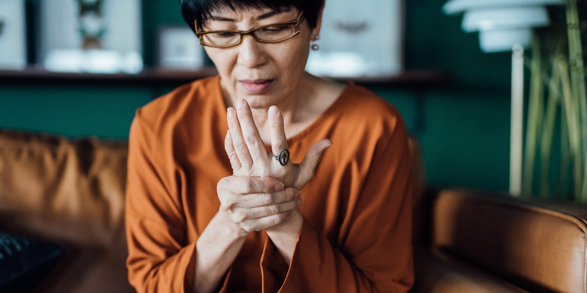 Doctors Reveal 6 Subtle Signs of Joint Inflammation