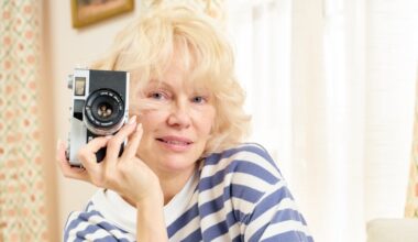 Pamela Anderson’s New Campaign for Aerie Bans AI Models