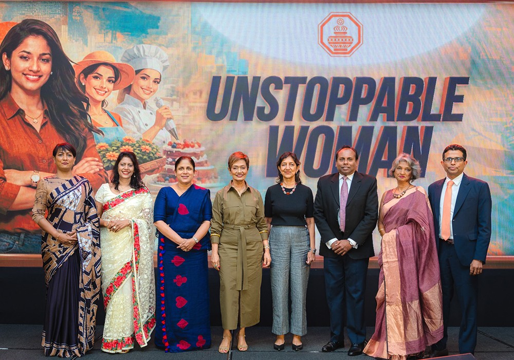 L to R; Anjali Goonetilake, Chief Manager – Marketing, Sampath Bank; Aroshi Nanayakkara, Independent Non-Executive Director, Sampath Bank; Chamila Bandara, Chamila Bandara, Group Management Committee Member – Hayleys Advantis, Director Advantis Express Pvt Ltd, Licensee Federal Express Corporation for Sri Lanka & Maldives, Director – IML Delivery Systems Pvt Ltd representing Citypak; Ramani Fernando, Director and CEO, Ramani Fernando Salons; Shea Wickramasinghe, Group Managing Director, CBL Group; Deepal De Silva, Chief Operating Officer, Sampath Bank; Keshini Jayawardena, Independent Non-Executive Director, Sampath Bank; Asanka Liyanage, DGM – Consumer & SME Banking, Sampath Bank