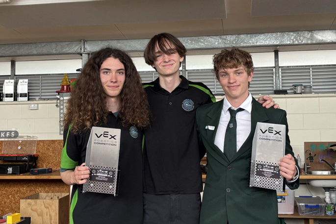 SunLive - Tauranga team headed for world robotics champs