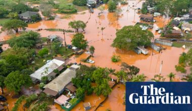 More than 230 people rescued as flash flooding hits Hawaii and fears dam could fail | Hawaii