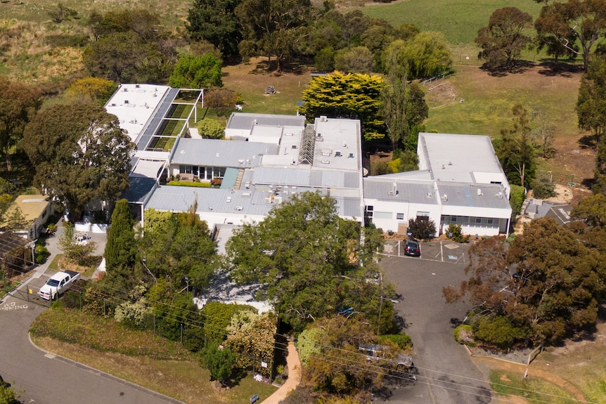 Generic photos of a mental health facility.