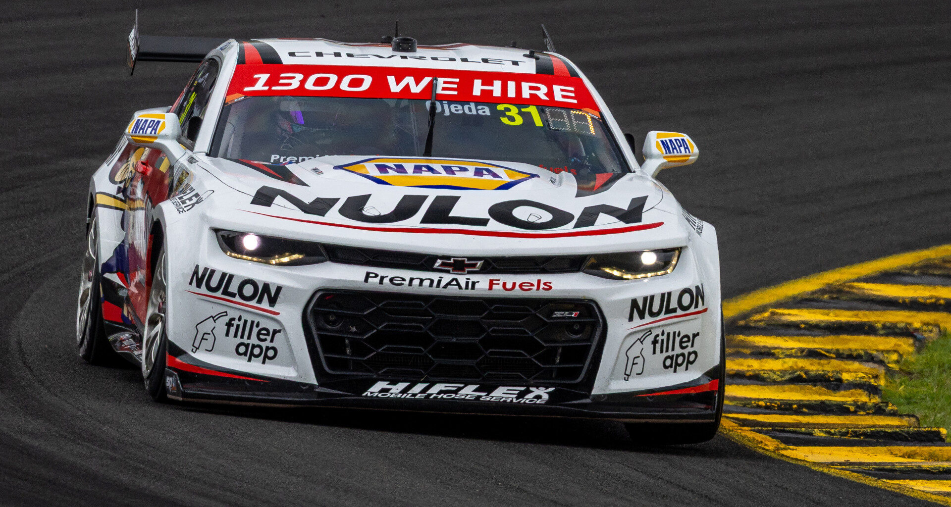 Big crash stops second Melbourne Supercars practice