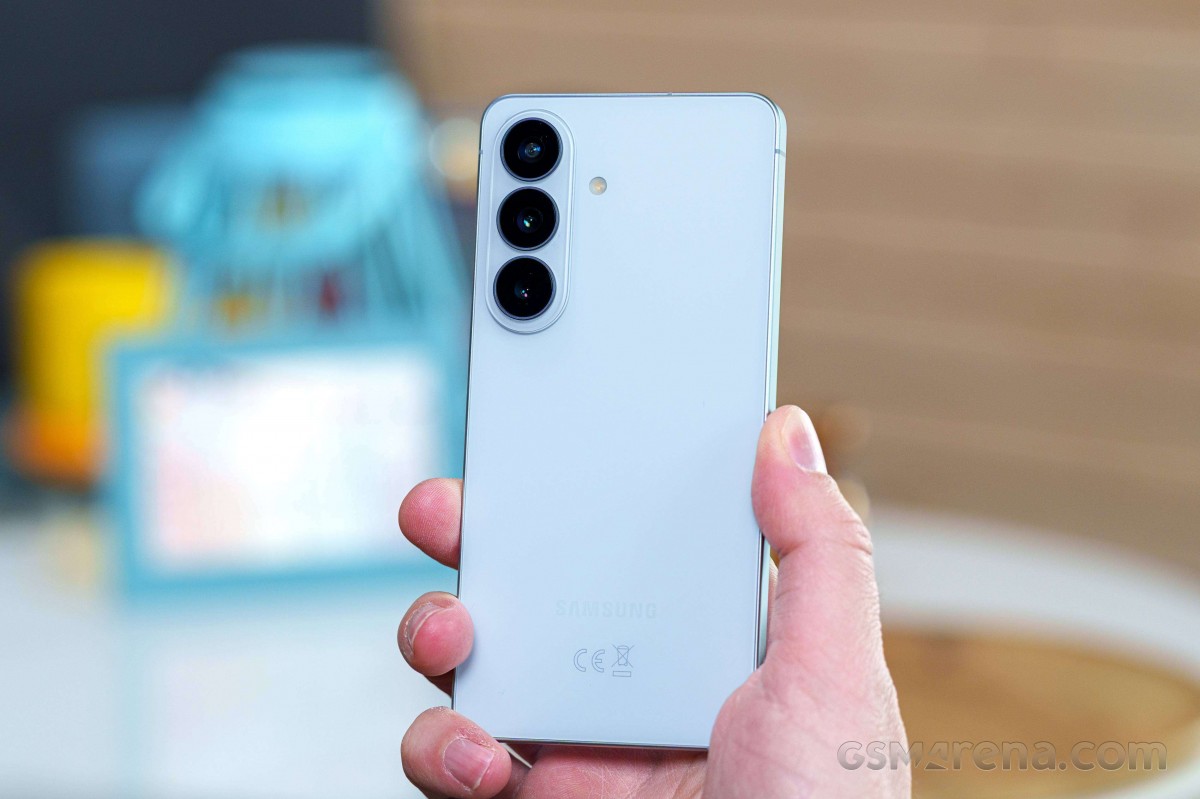 Samsung Galaxy S26+ in for review