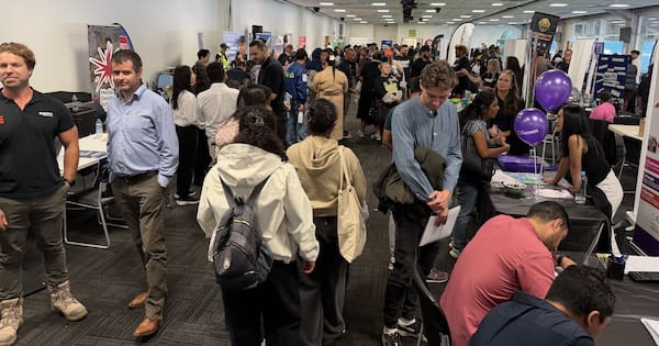17,000 people descend on Auckland job fair