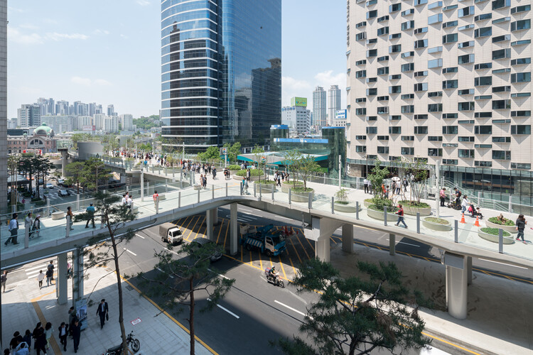 Designing the Sensory City: Architecture, Light Pollution, and Urban Noise - Image 5 of 13