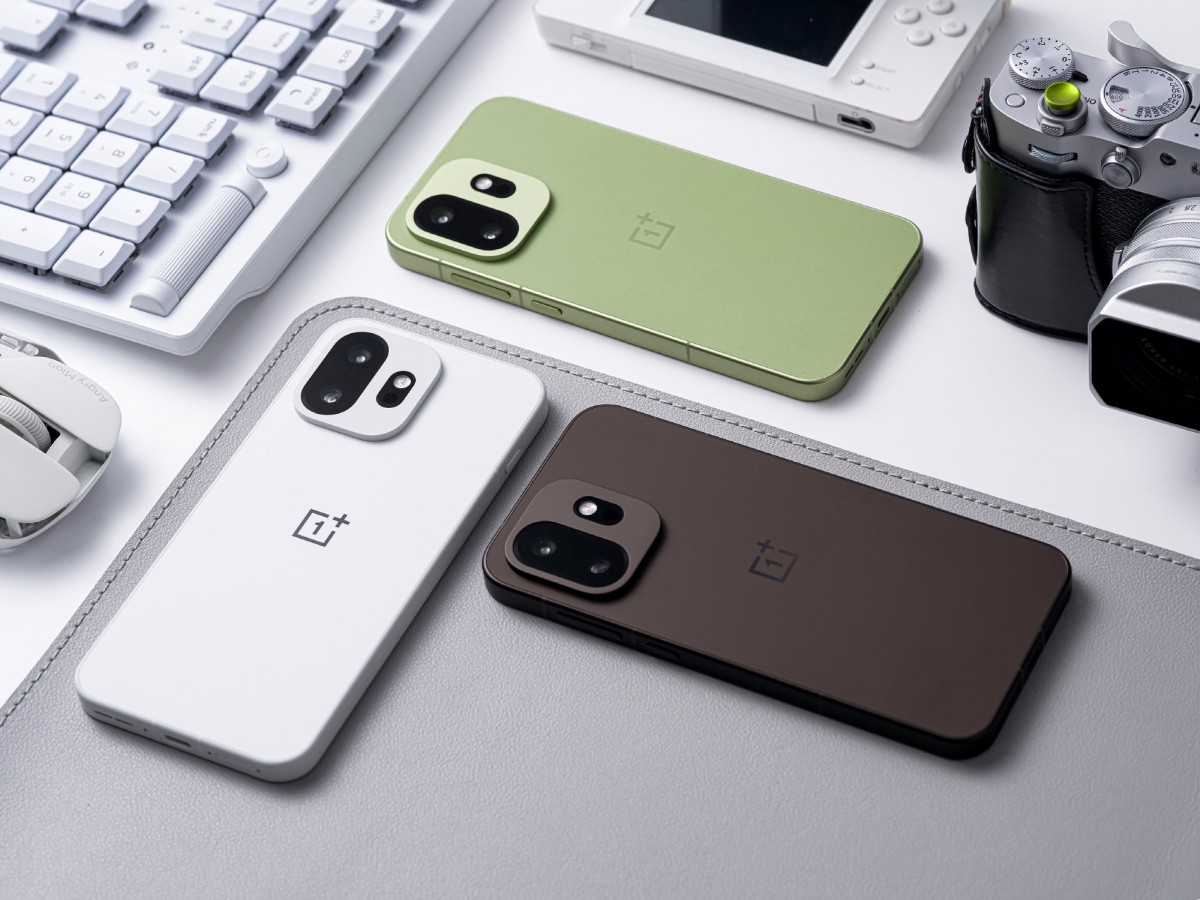 Check out the OnePlus 15T in the first live images showing all three colors side by side