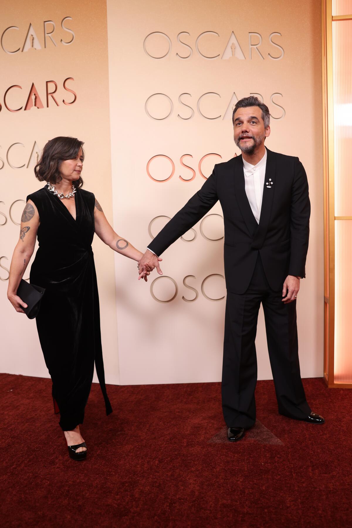  Sandra Delgado and Wagner Moura arrive on the red carpet 