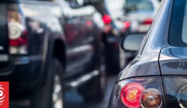 Wellington State Highway 2 heavily congested after two crashes