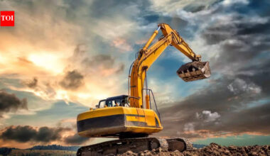 Archaeologists unearth a 125,000-year-old Neanderthal ‘factory’ that could rewrite human history |