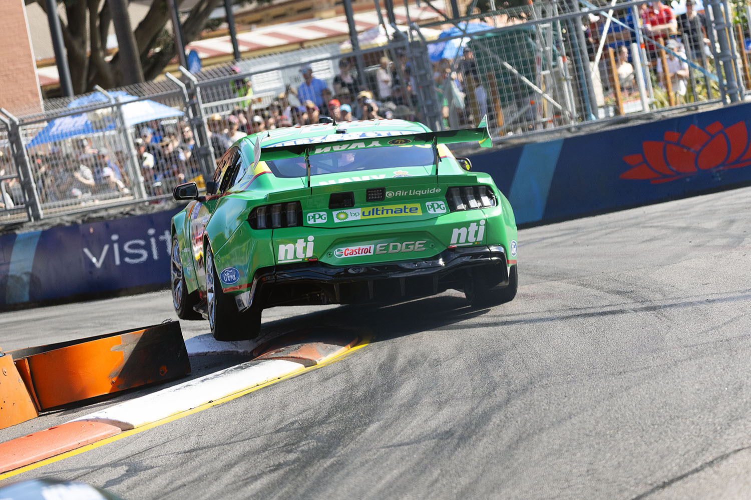 Wollongong early favourite in race for new Supercars street event