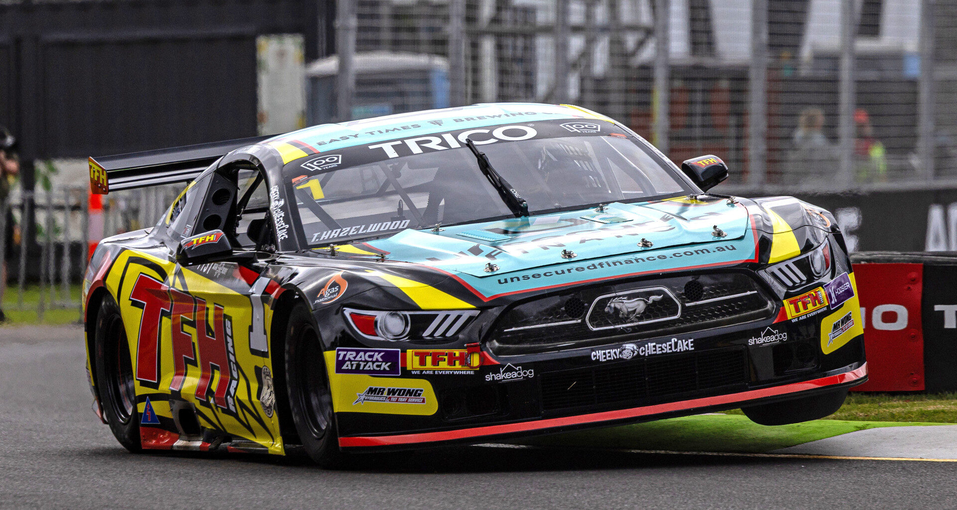 Bathurst 1000 winner starts race team in new business venture