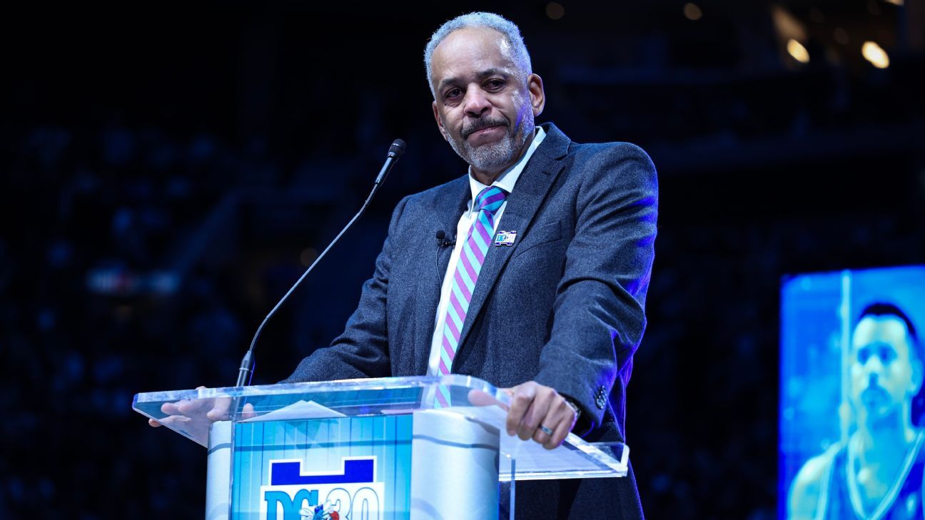Charlotte Hornets retire Dell Curry's No. 30 jersey