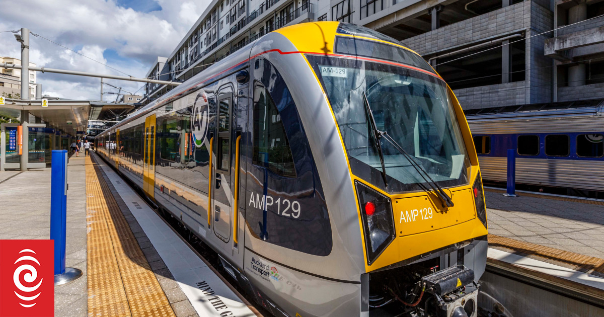Calls to delay Auckland rail closures as fuel prices push up public transport demand