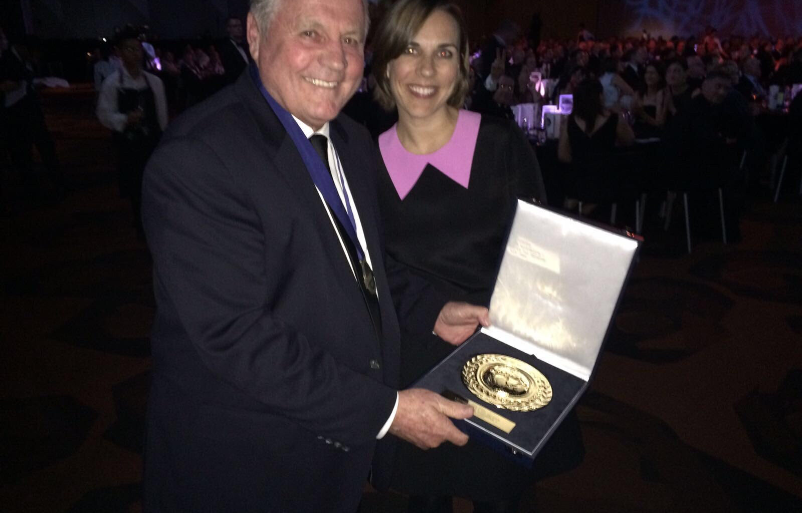 F1 news: Collector duped by replica F1 trophy