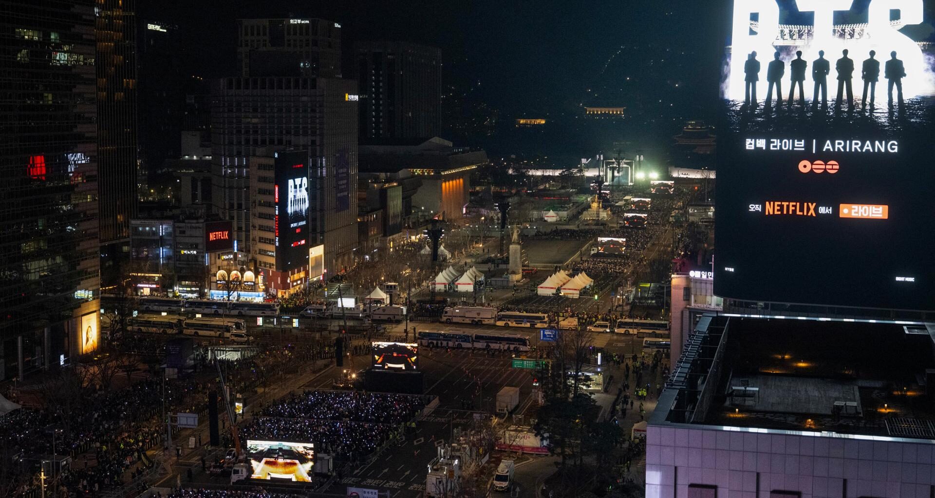 “BTS COMEBACK LIVE: ARIRANG” unfolds at Gwanghwamun Square in Seoul, Saturday. Joint Press Corps