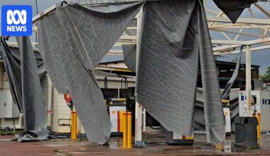 Far North Queensland residents re-open businesses after ex-Tropical Cyclone Narelle