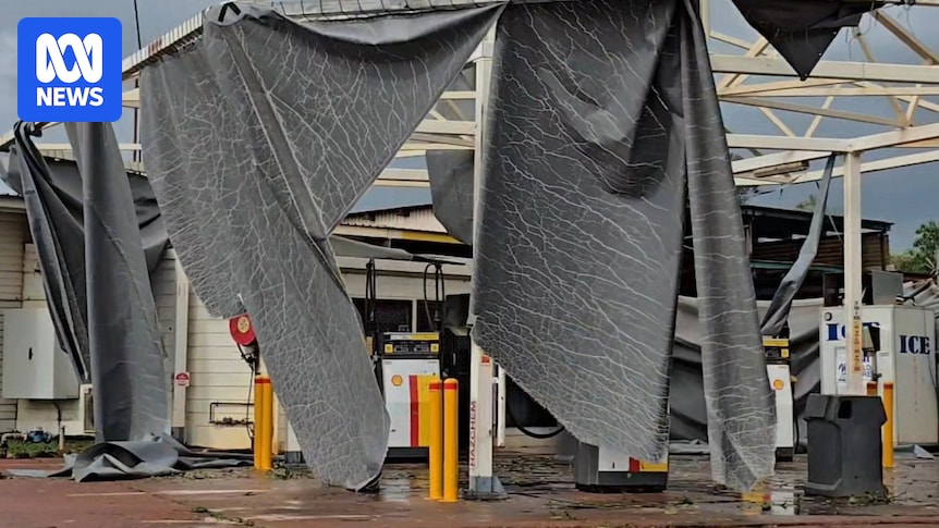 Far North Queensland residents re-open businesses after ex-Tropical Cyclone Narelle