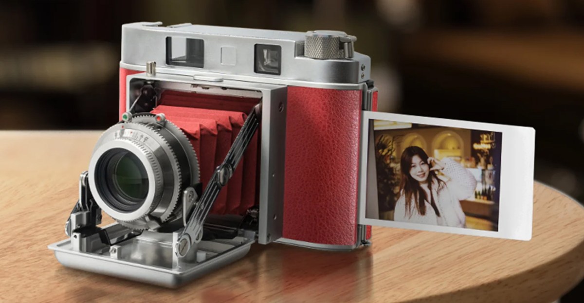 TTArtisan’s first instant camera features a retro folding bellows lens.