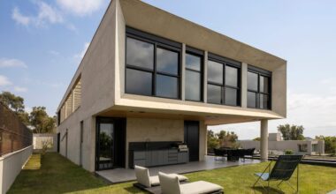 The Brazilian House That Turns a Hillside Into a Feature