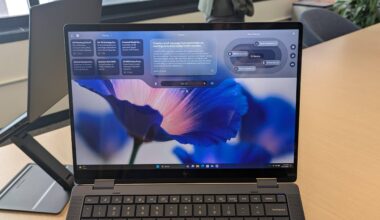 HP IQ with meetings, chats, and NearSense features