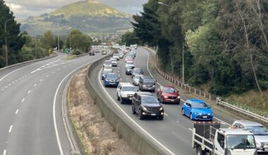 Long tailbacks on Dunedin motorway second morning in row
