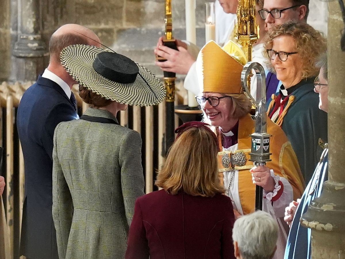 William and Kate chat to Dame Sarah after the ceremony 