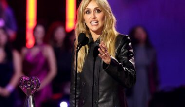 Miley Cyrus Honours Hannah Montana in iHeartRadio Awards Speech