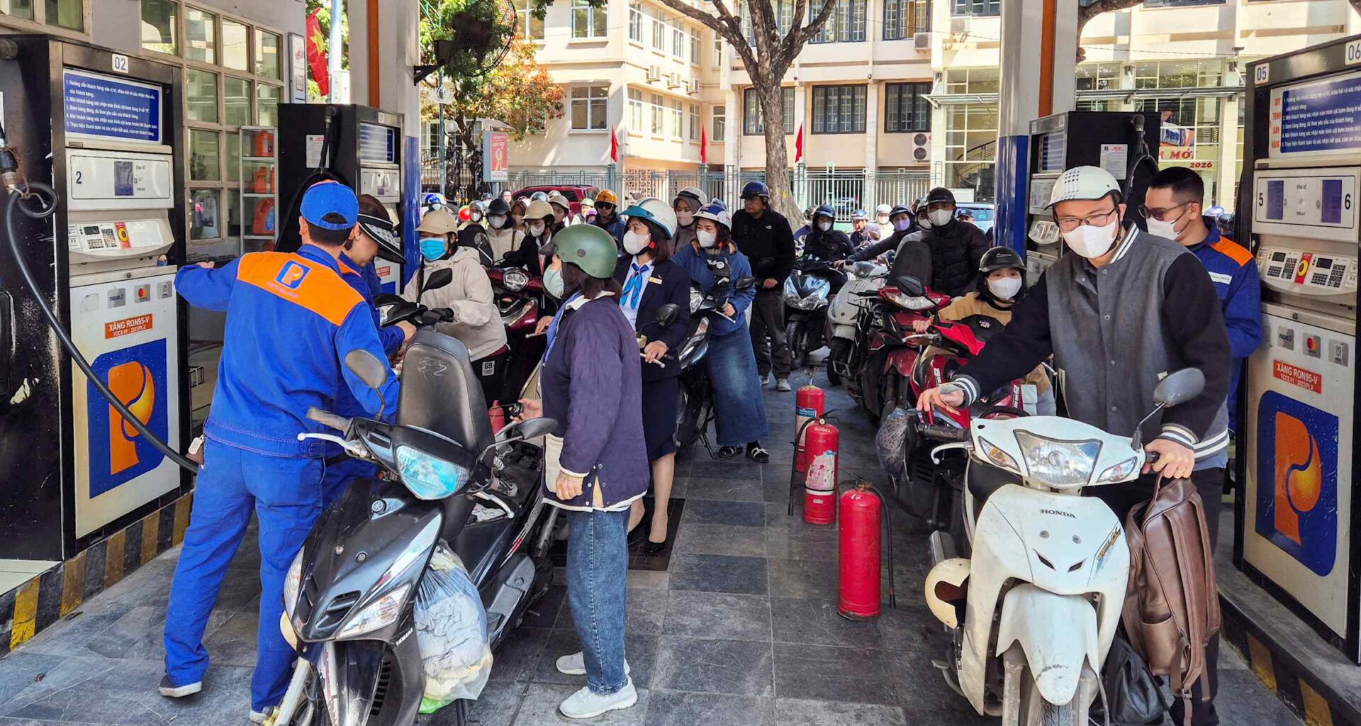 Vietnam gasoline price falls 19% after taxes removed amid energy crisis