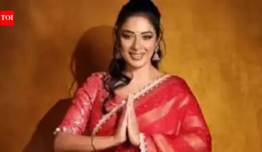 Rupali Ganguly recalls being scolded by Rishi Kapoor at Vaishno Devi: ‘Why are you lazy?’